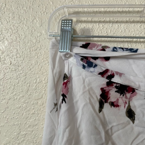 Kendall & Kylie White Floral Print Wrap Maxi Skirt Medium - Picture 2 of 8
